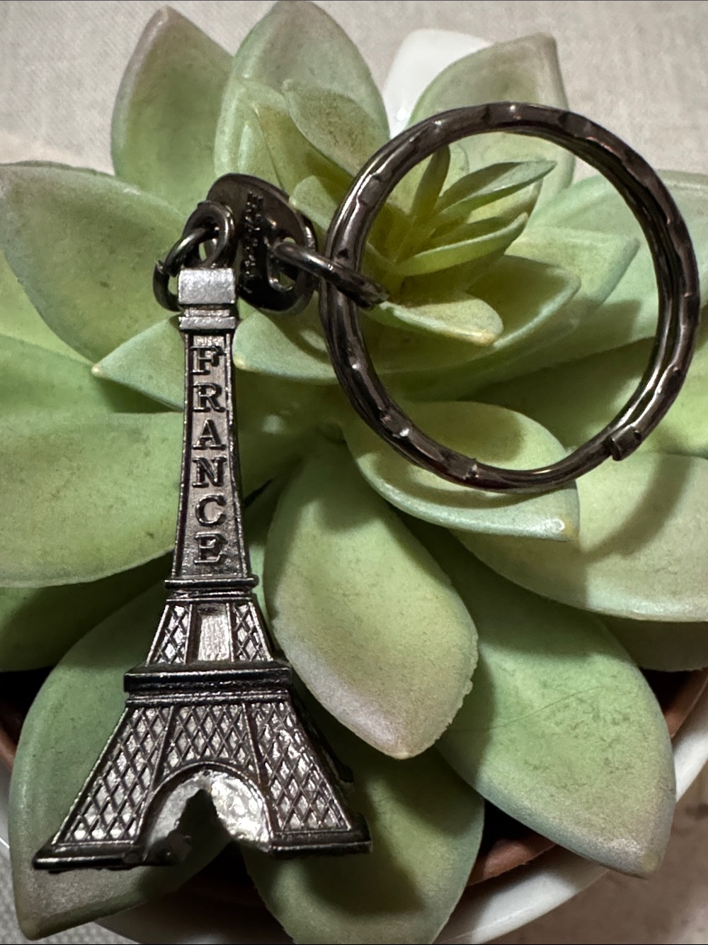 New Eiffel Tower-Paris Key Chain-Metal-Silver Toned - Picture 6 of 13